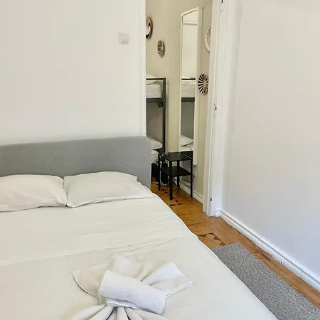 Guest house Aconchego Proximo Ao Aeroporto Lisbon